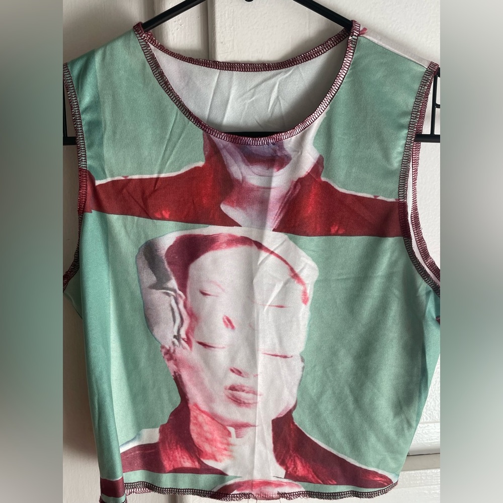Women’s tank top with matching gloves